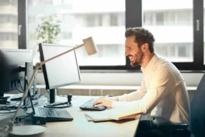 Hoe je van HR Data naar HR intelligentie gaat met HiBob en Services HQ